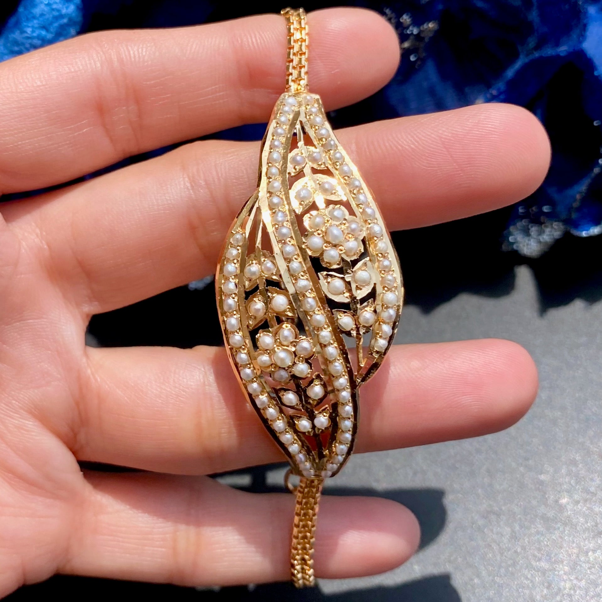 Modern Pearl Bracelet | Gold Plated on Silver | Chain Closure