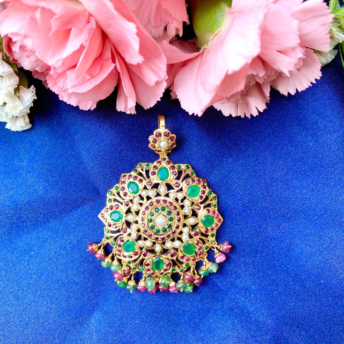 hyderabadi pendant with ruby emerald