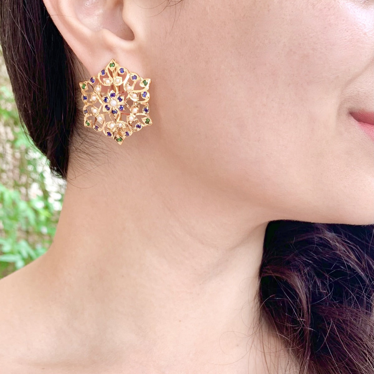 gold polished stud earrings