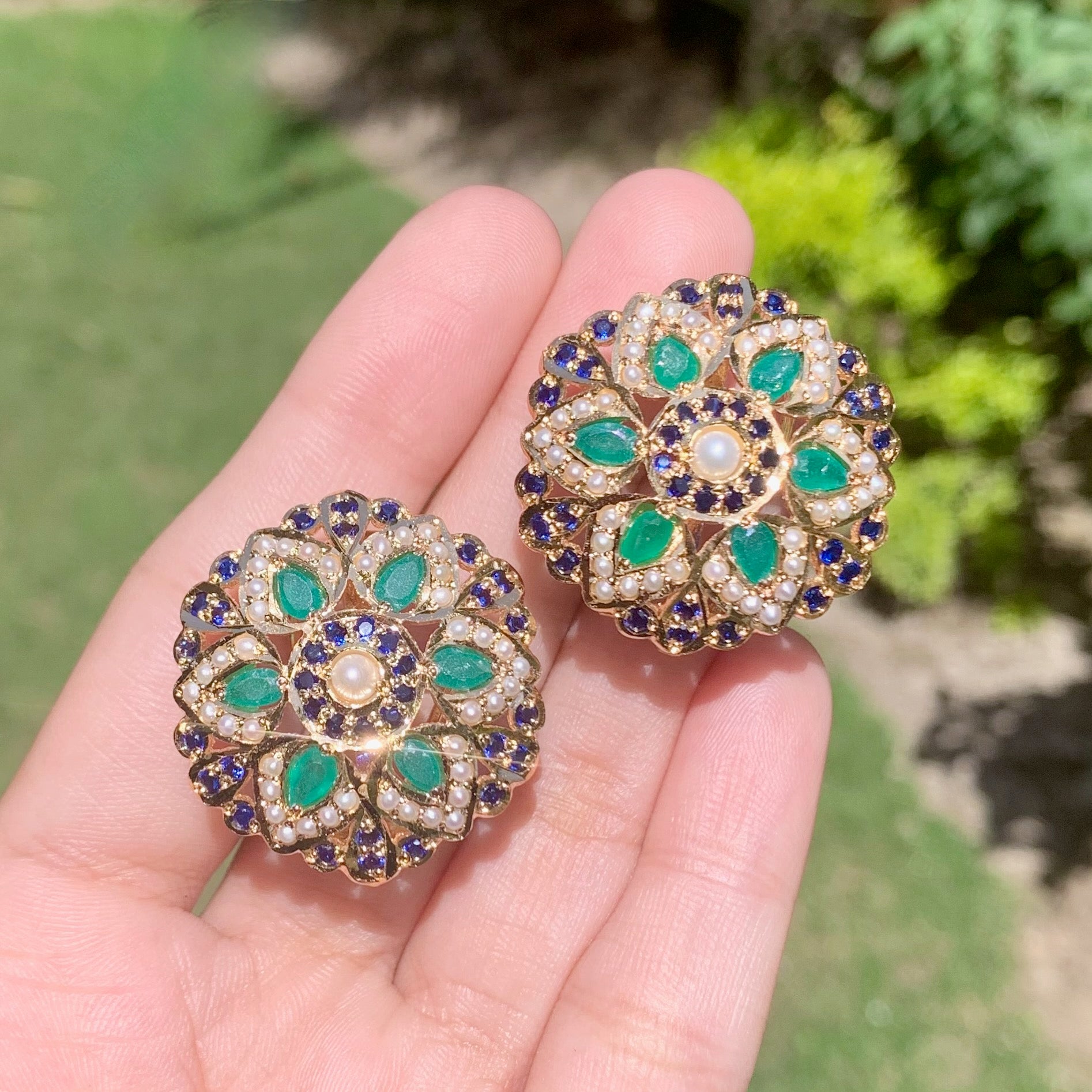 jadau studs in gold plated silver