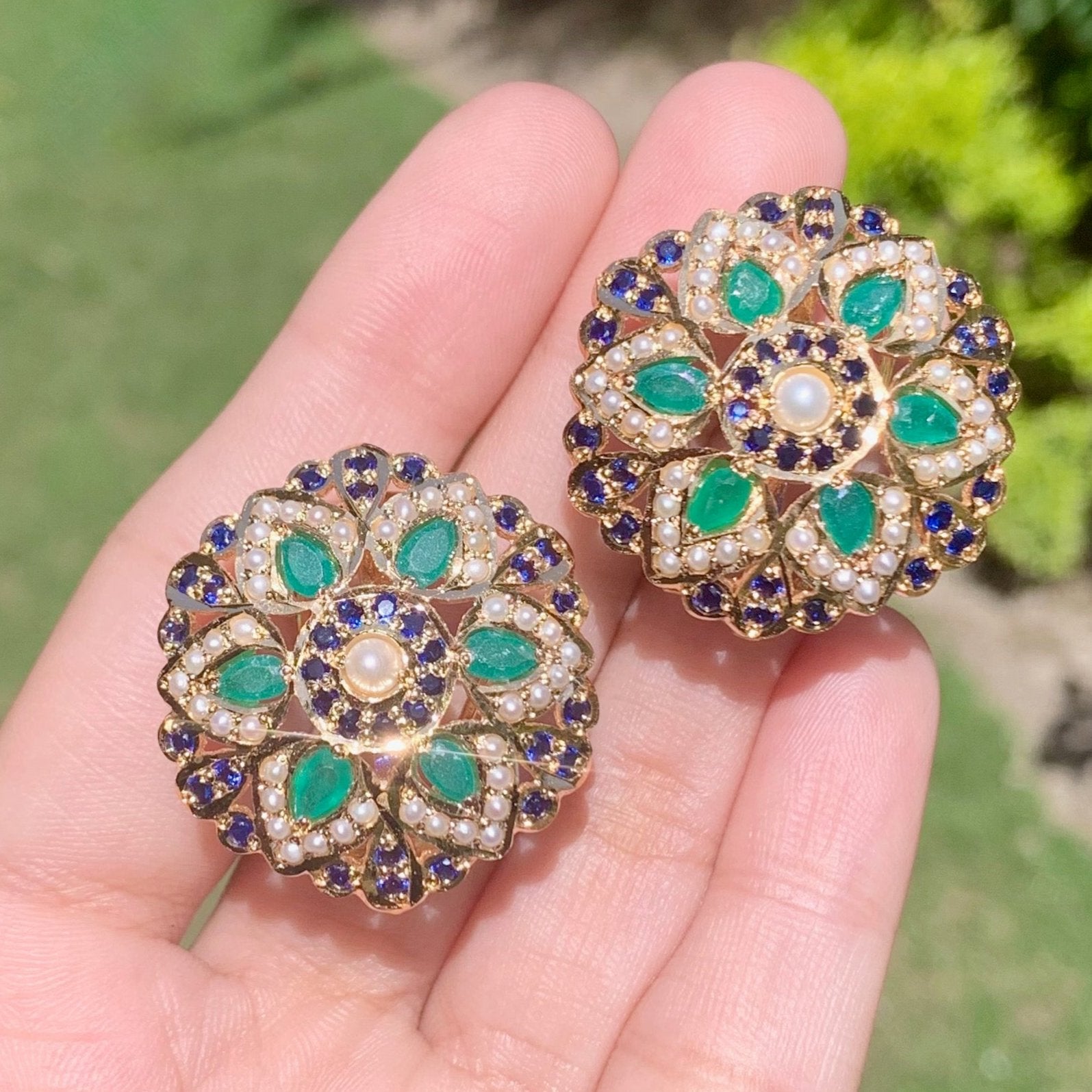 jadau studs in gold plated silver