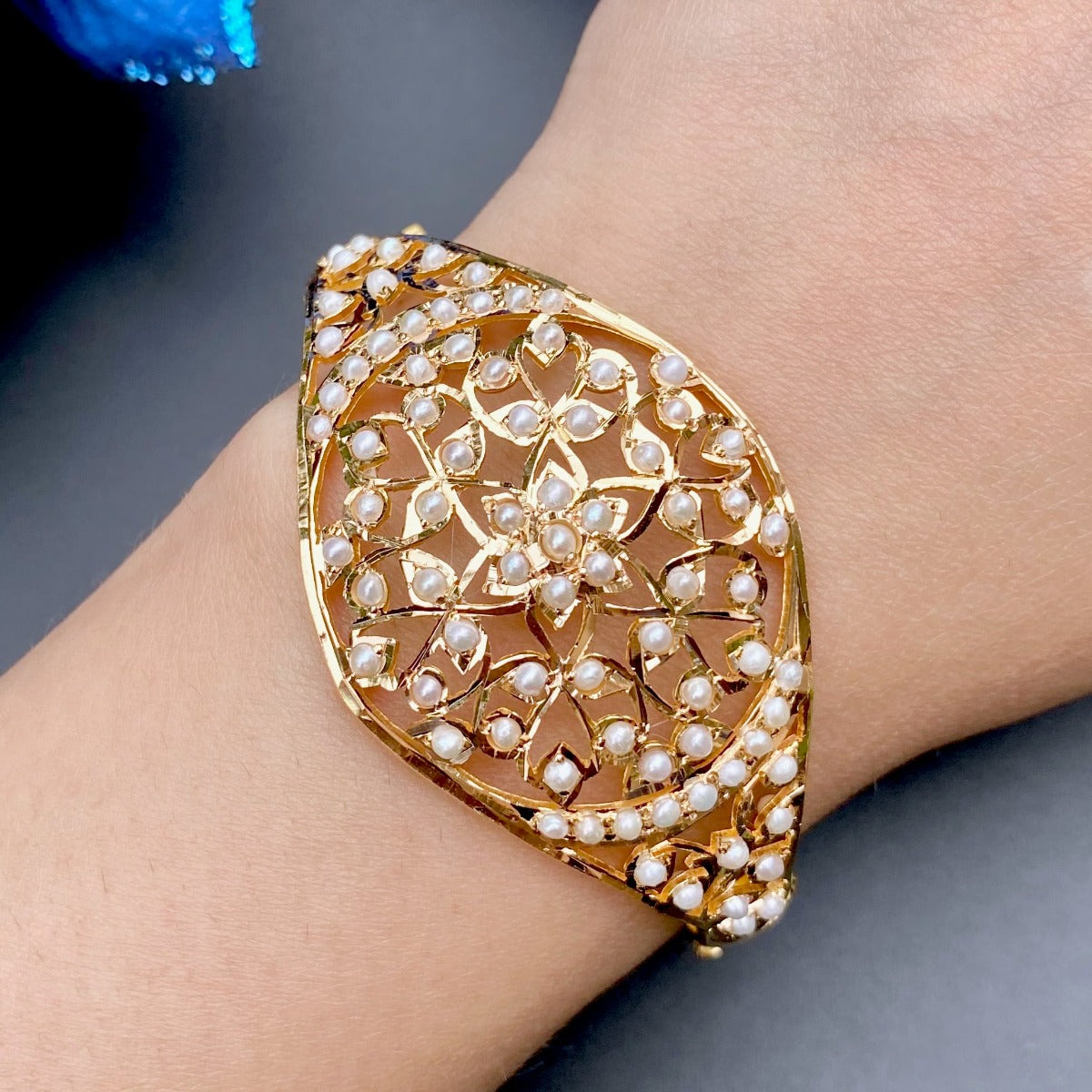 22k gold bracelet studded with pearls