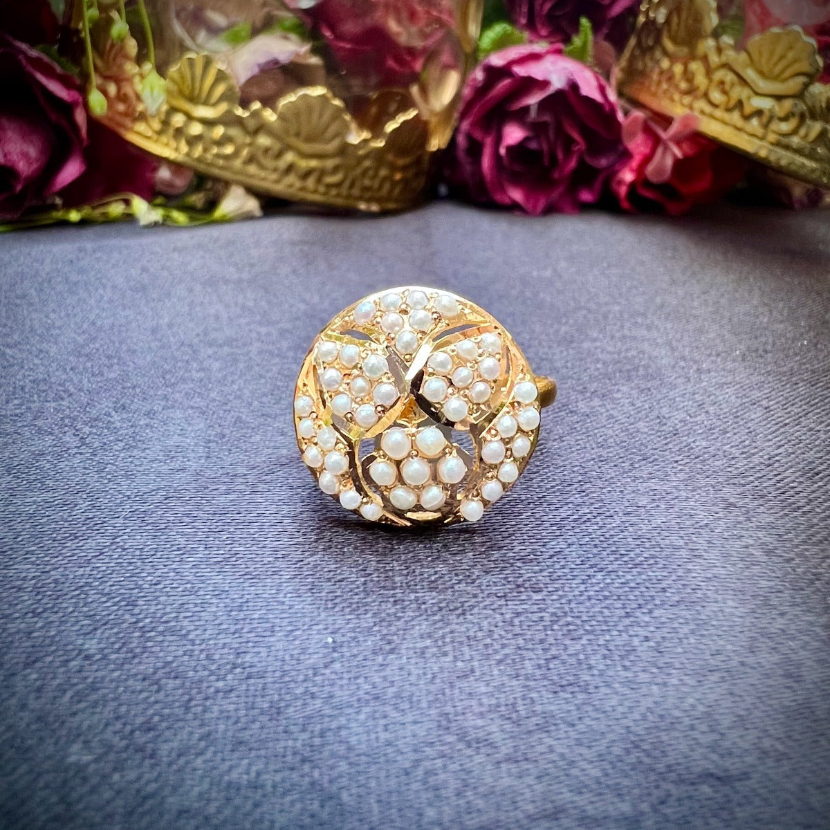 Jadau Ladies Ring in 22k Gold with Pearls GLR 022