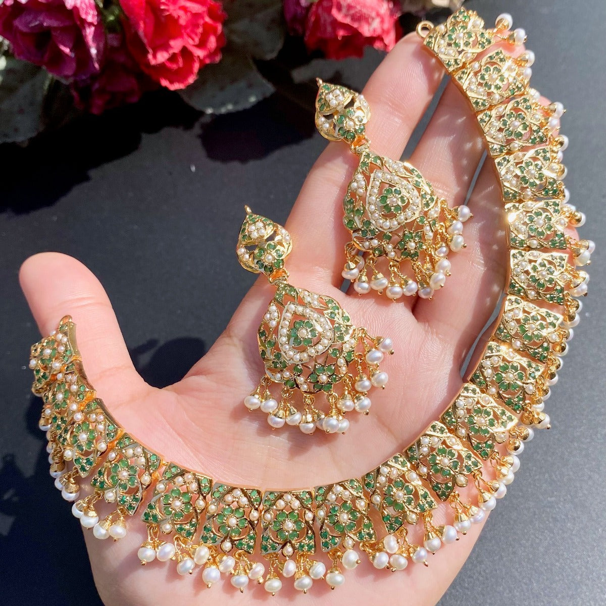 emerald necklace set in 22 carat gold
