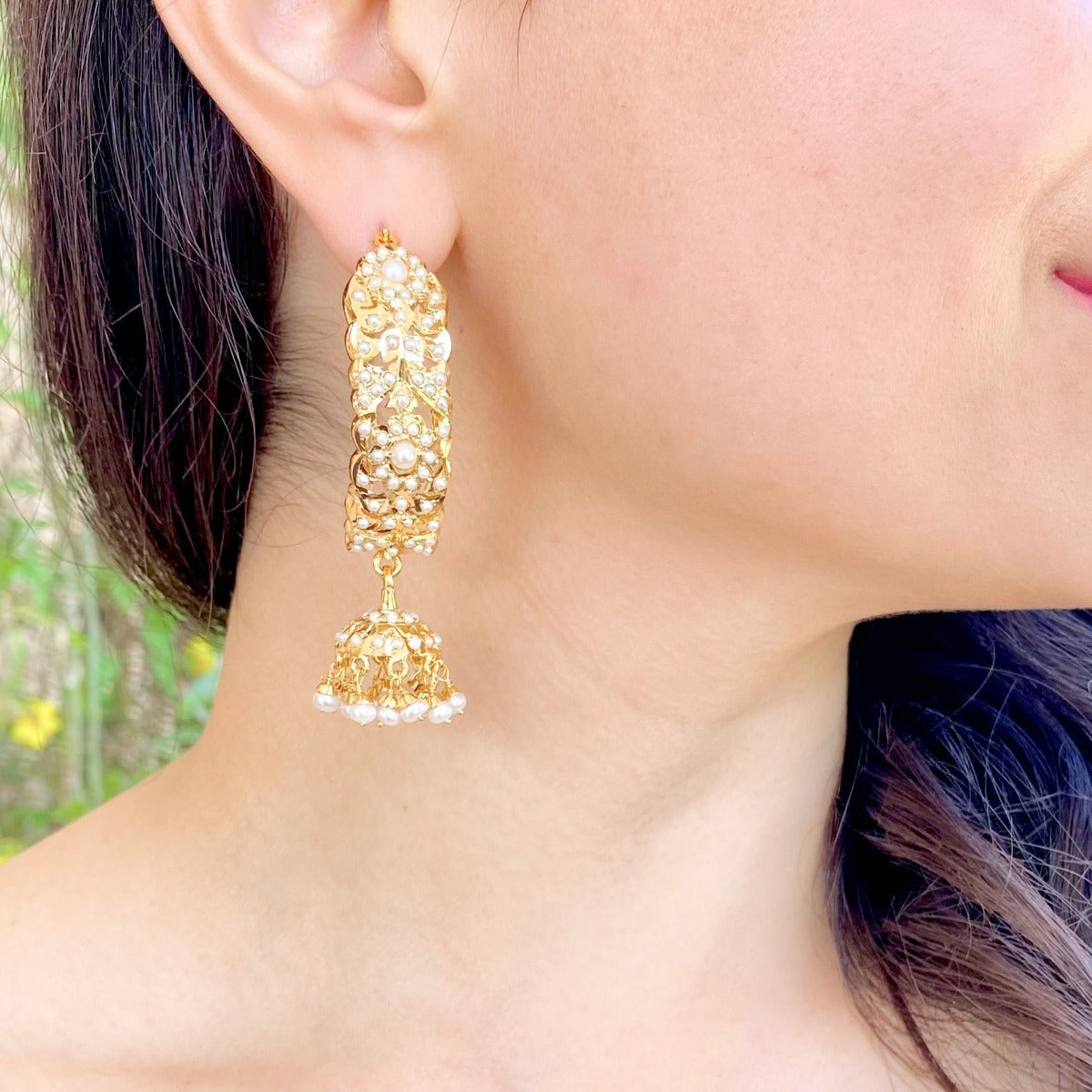 hoop earrings in pearls with gold plating