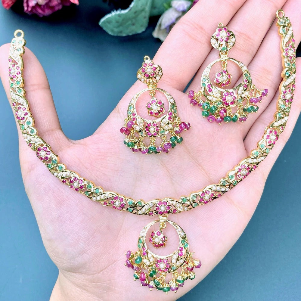 Delicate and Evergreen Jadau Set in 22ct Gold GNS 125
