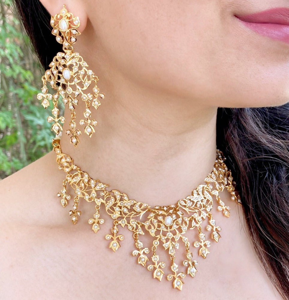 Golden Brass Fusion Arts Antique Pearl Stone Mala Necklace Set at Rs  1690/set in Mumbai