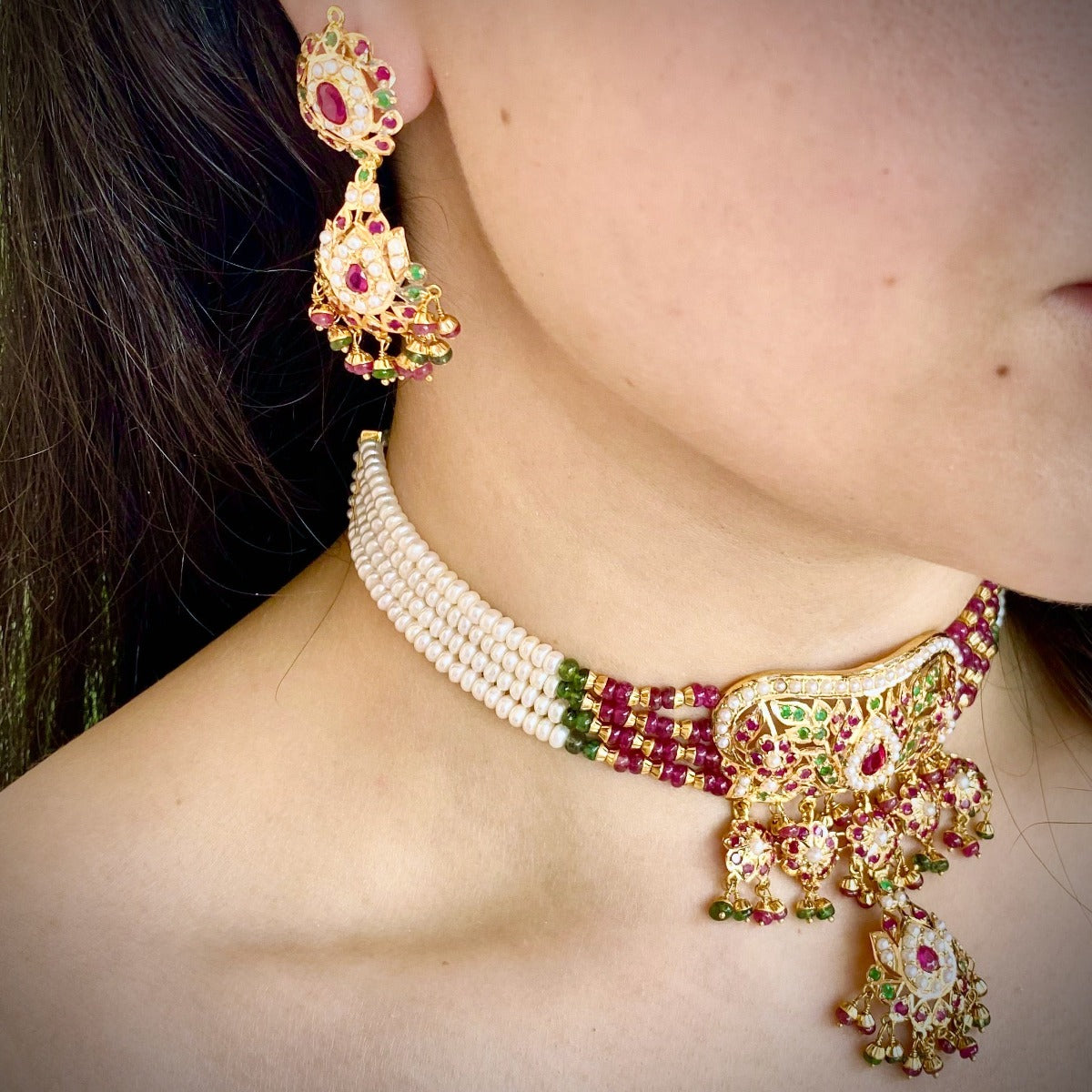 Multicolored Jadau Choker Necklace Set in 22k Gold GNS 013