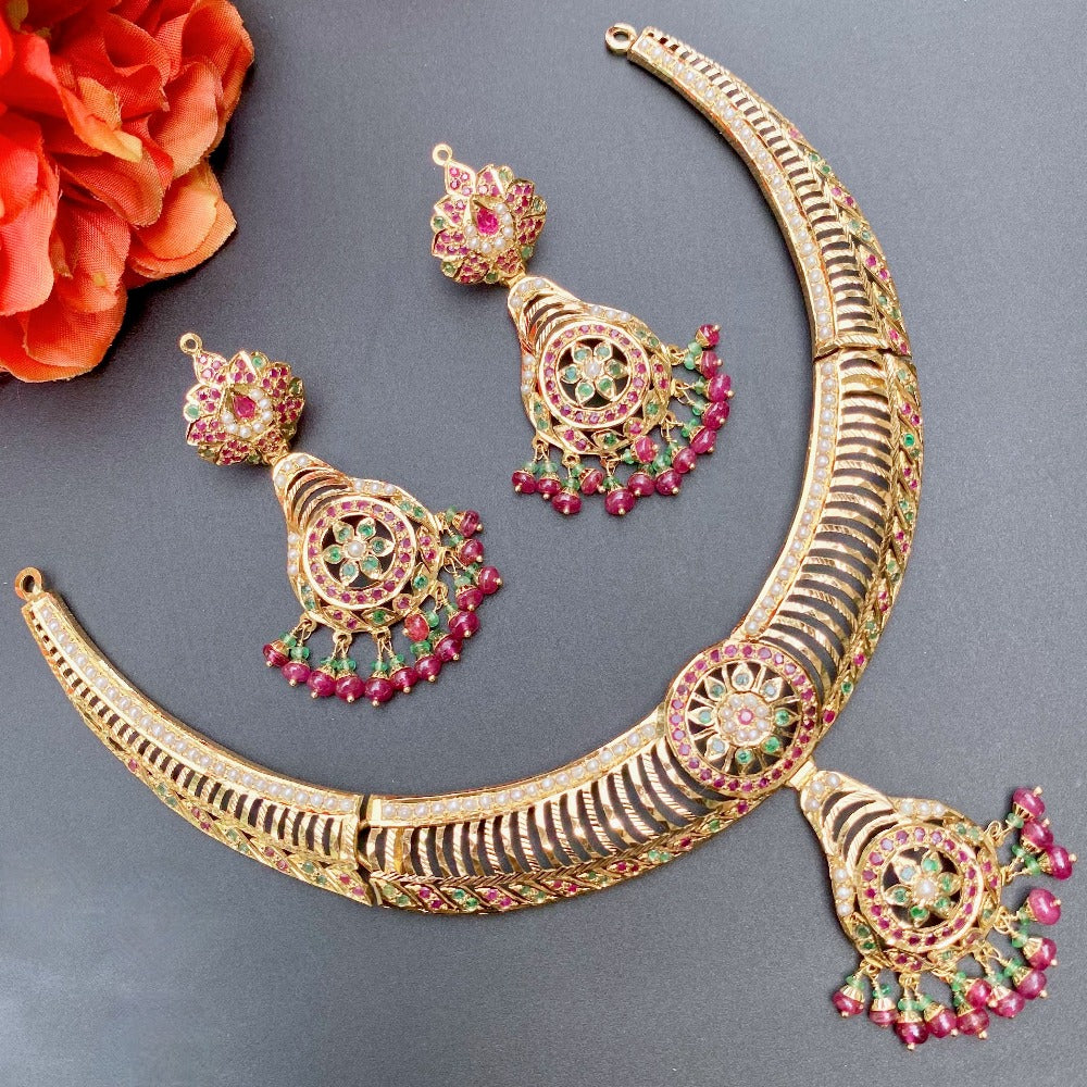 Jadau Necklace Set in 22ct Gold GNS 184