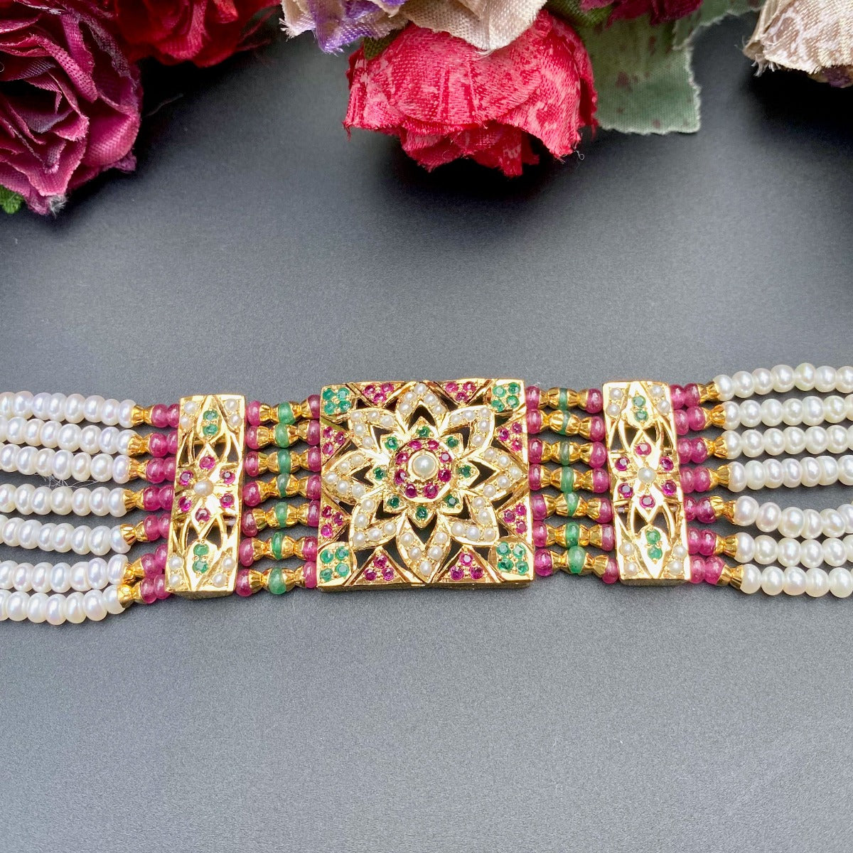 multicolored jadau pearl string bracelet