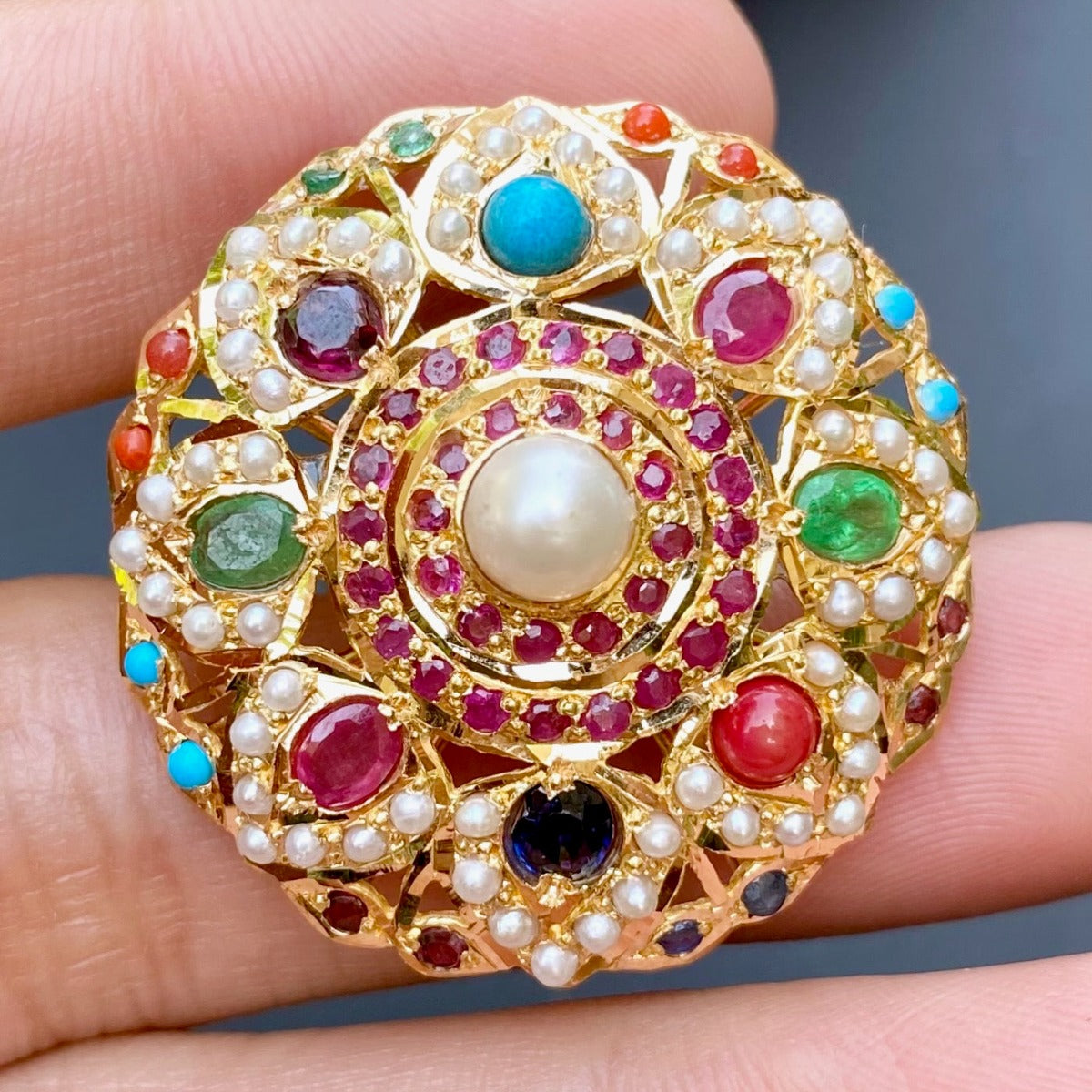Exquisite Jadau Navrattan Ring in 22ct Gold GLR 062