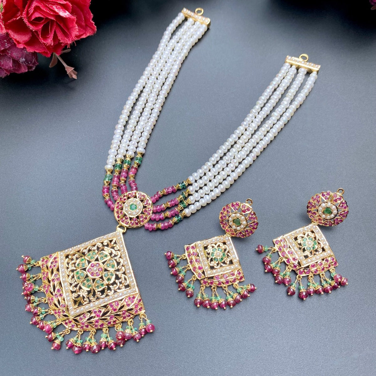 Multicoloured Jadau Necklace in 22ct Gold GNS 139