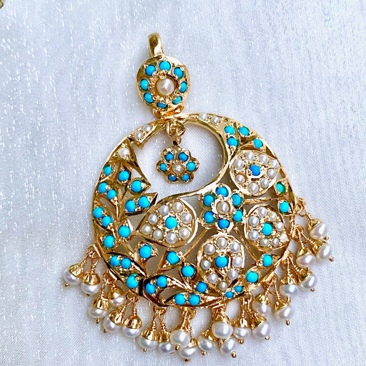 turquoise and pearl pendant, mughal jewels