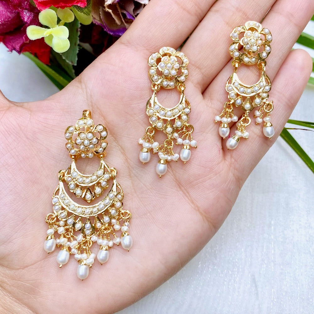 gold plated pendant set studded with pearls