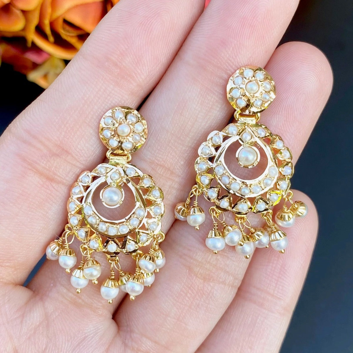 Glistening Pearl Earrings in 22ct Gold GER 060