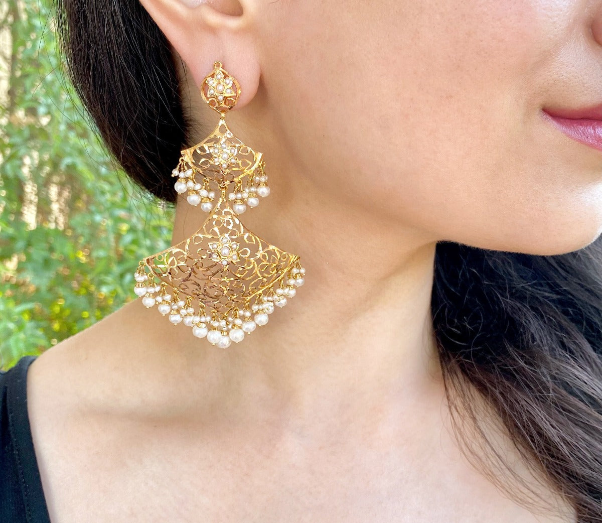 gold earring in pearls for women