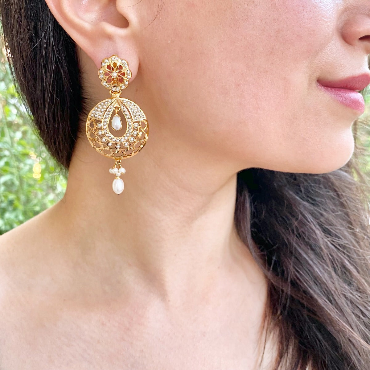 Shop Latest Gold Earrings for Women Online in India - Joyalukkas