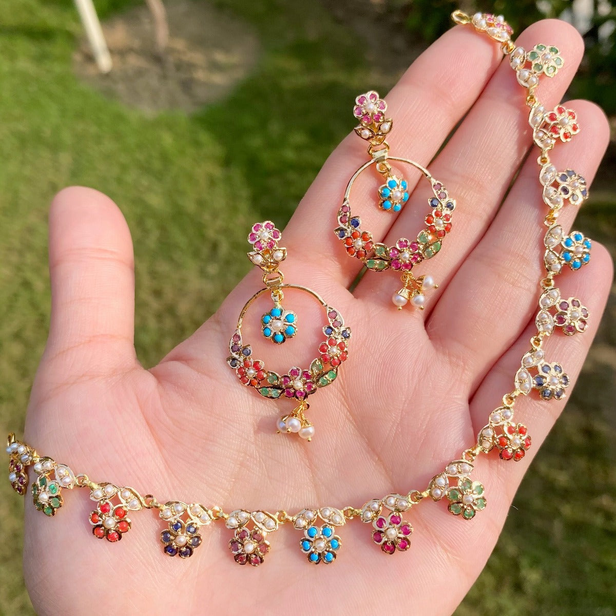 22 carat gold navrattan necklace with chandbali under 75000