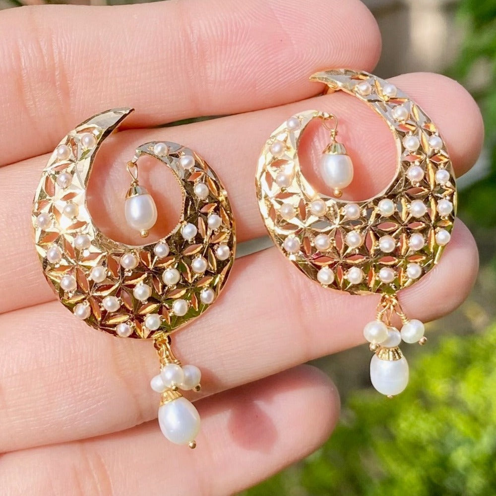 pearl earrings in 22k gold