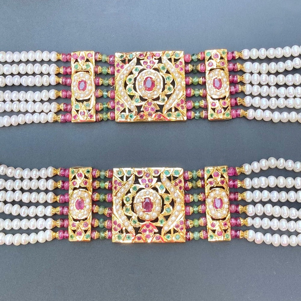 traditional pearl bracelet
