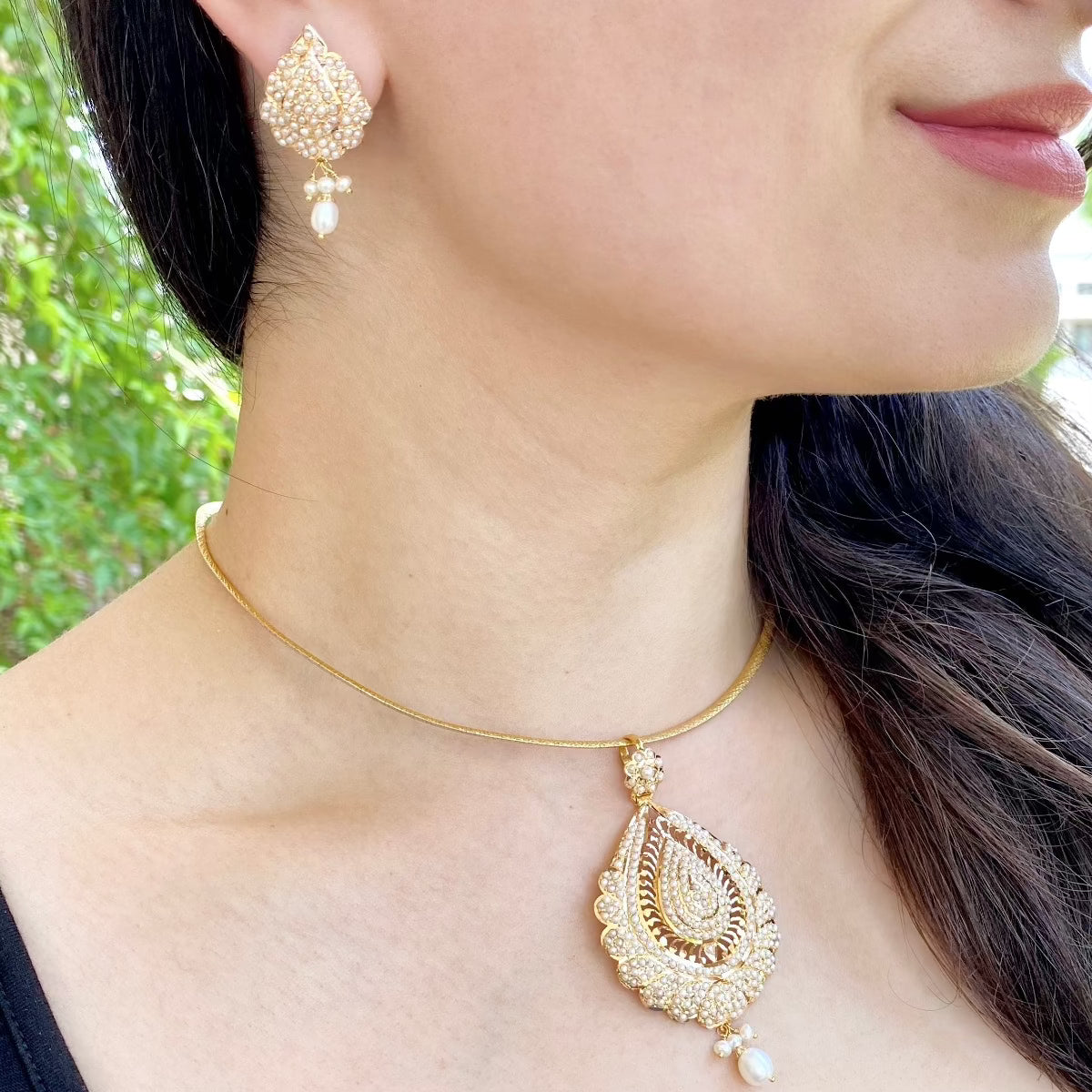 Simple gold 2025 pendant set