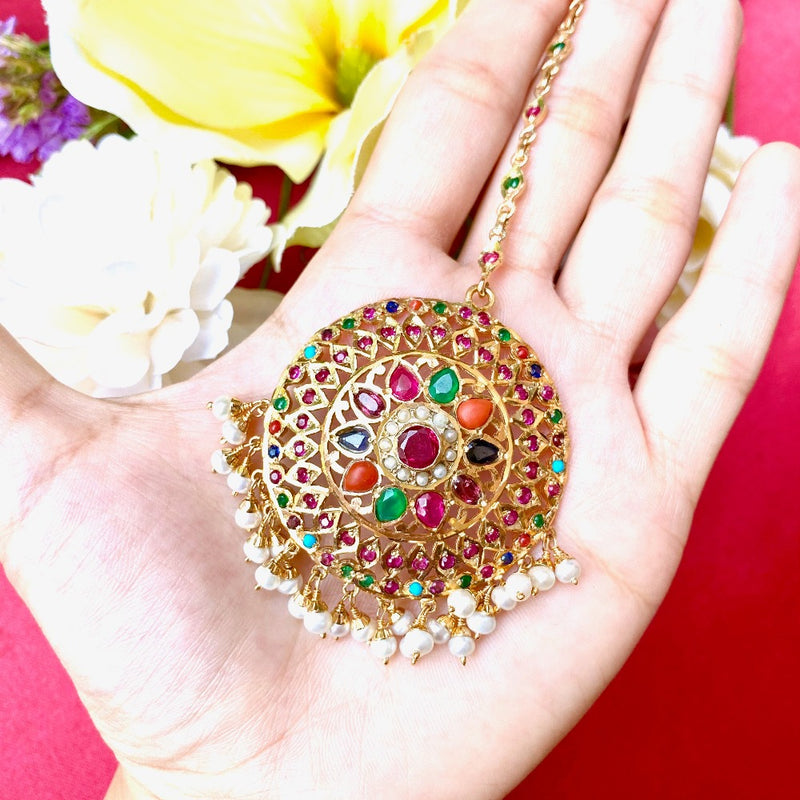 nauratan teeka for women